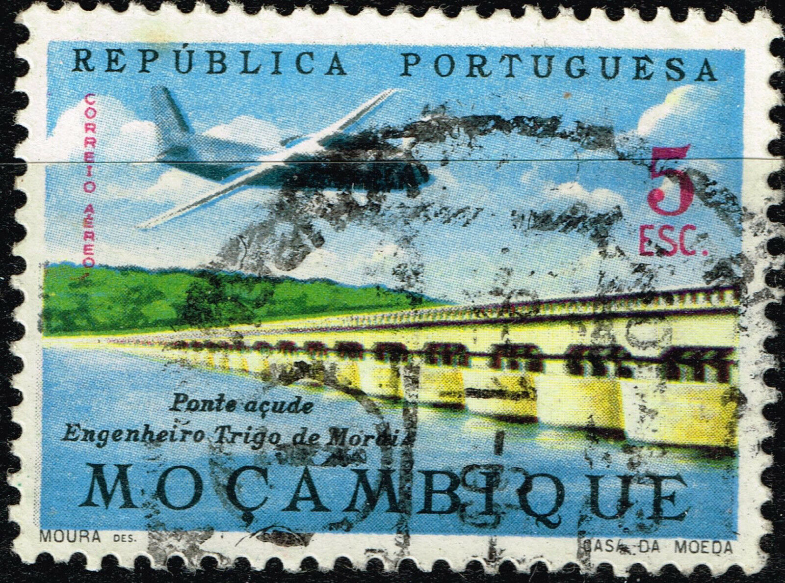 Mozambique Colonial Aviation Aircraft Over Zambezi River Dumb Stamp 1975 A-2