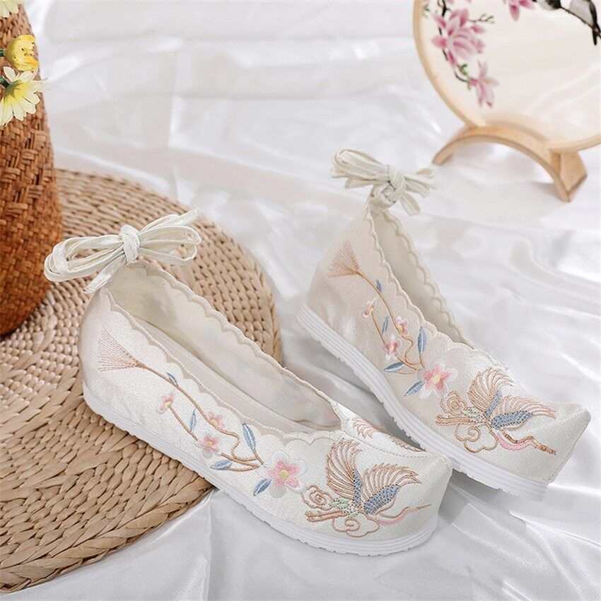 Women Chinese Folk Dance Hanfu Shoes Women's Embroidered Shoes