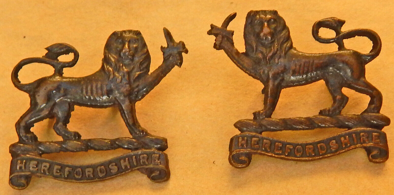 Collar Badges Pair In Bronze Of Herefordshire Regiment Officer's Service Dress