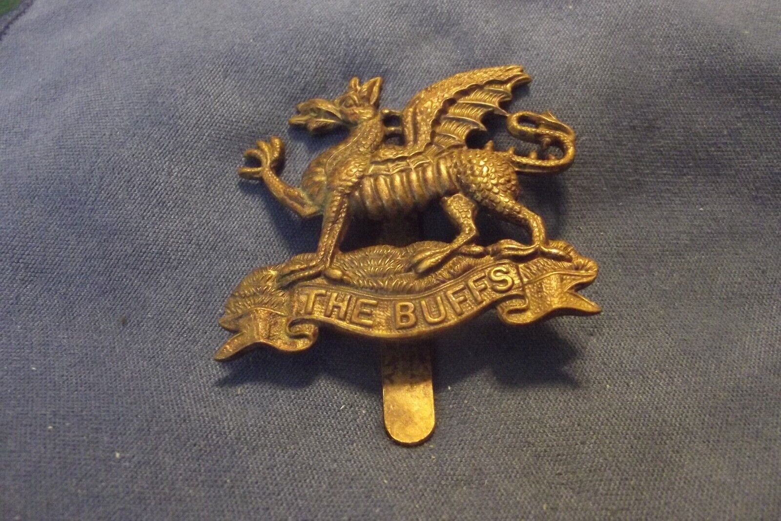 Pre Ww Iiww Ii British Cap Badge To The Buffs (royal East Kent Regiment)