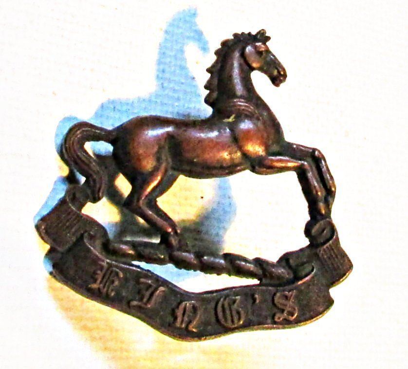 Wwii British King's Liverpool Regiment Bronze Collar Badge