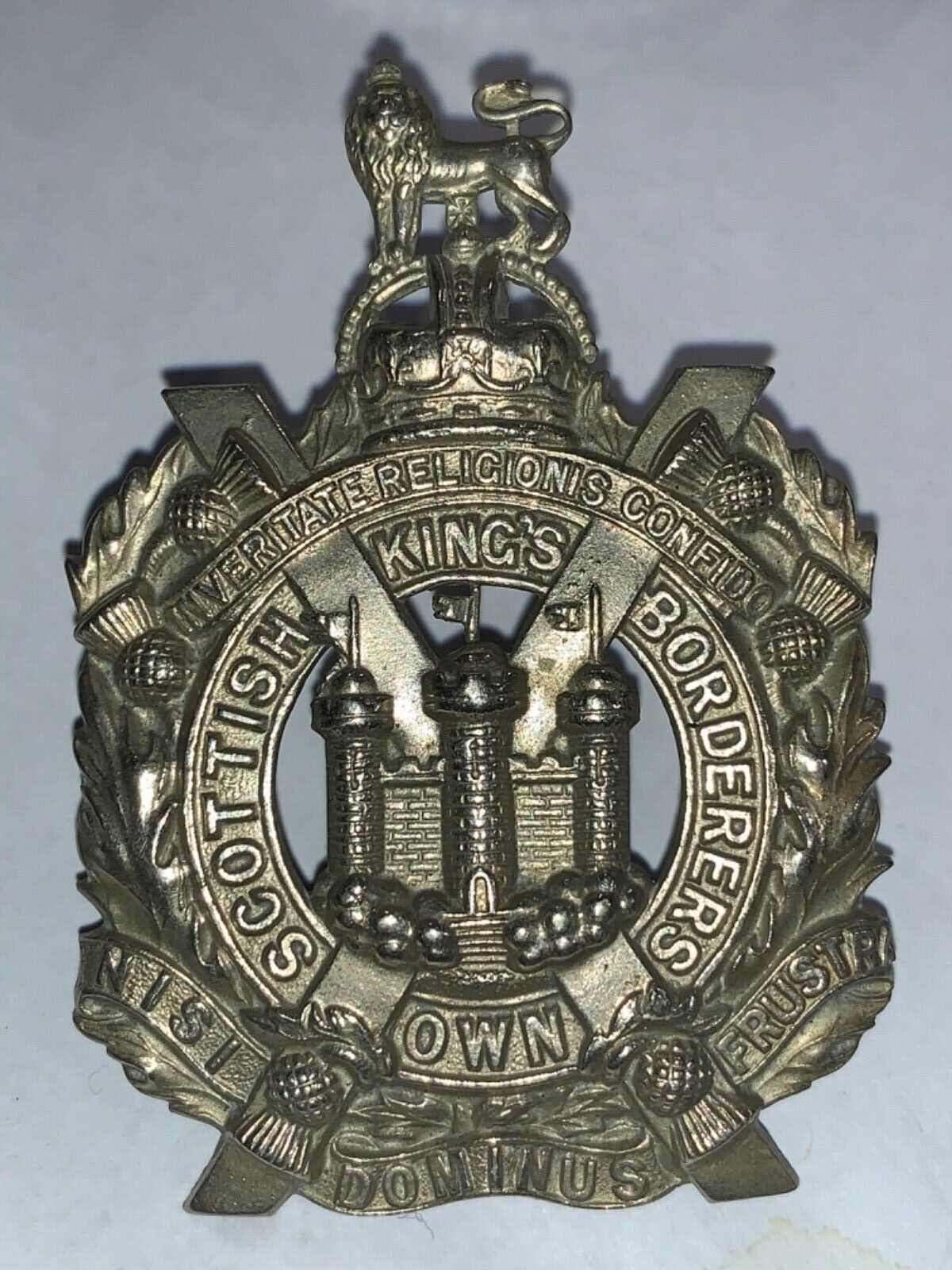 Rare Original Ww1 Kings Own Scottish Borderers Hat Badge Excellent Detail Nice!